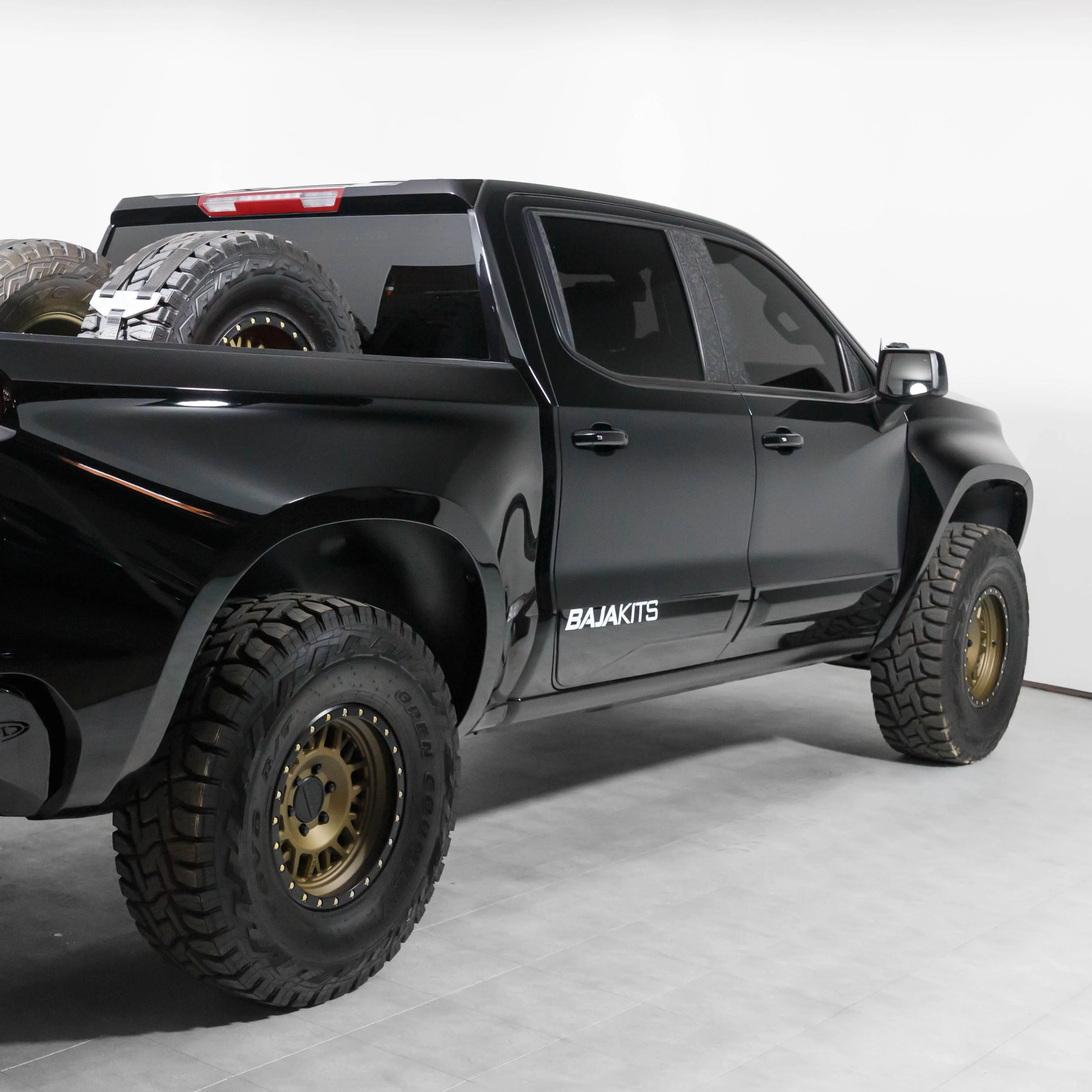 2019-2026 Chevrolet Silverado Fenders - Image 4