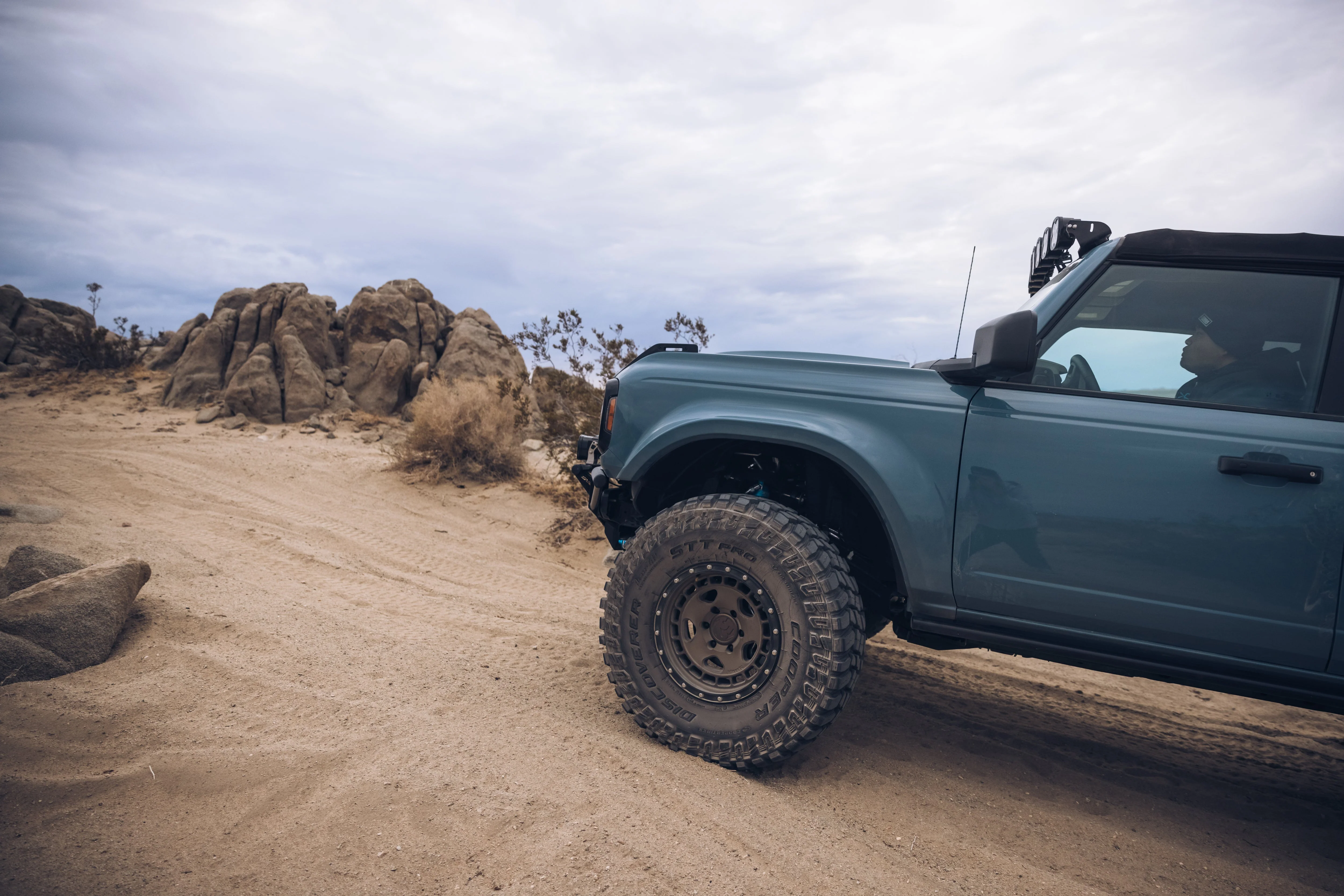 ADV Fiberglass 2021 Ford - Image 16