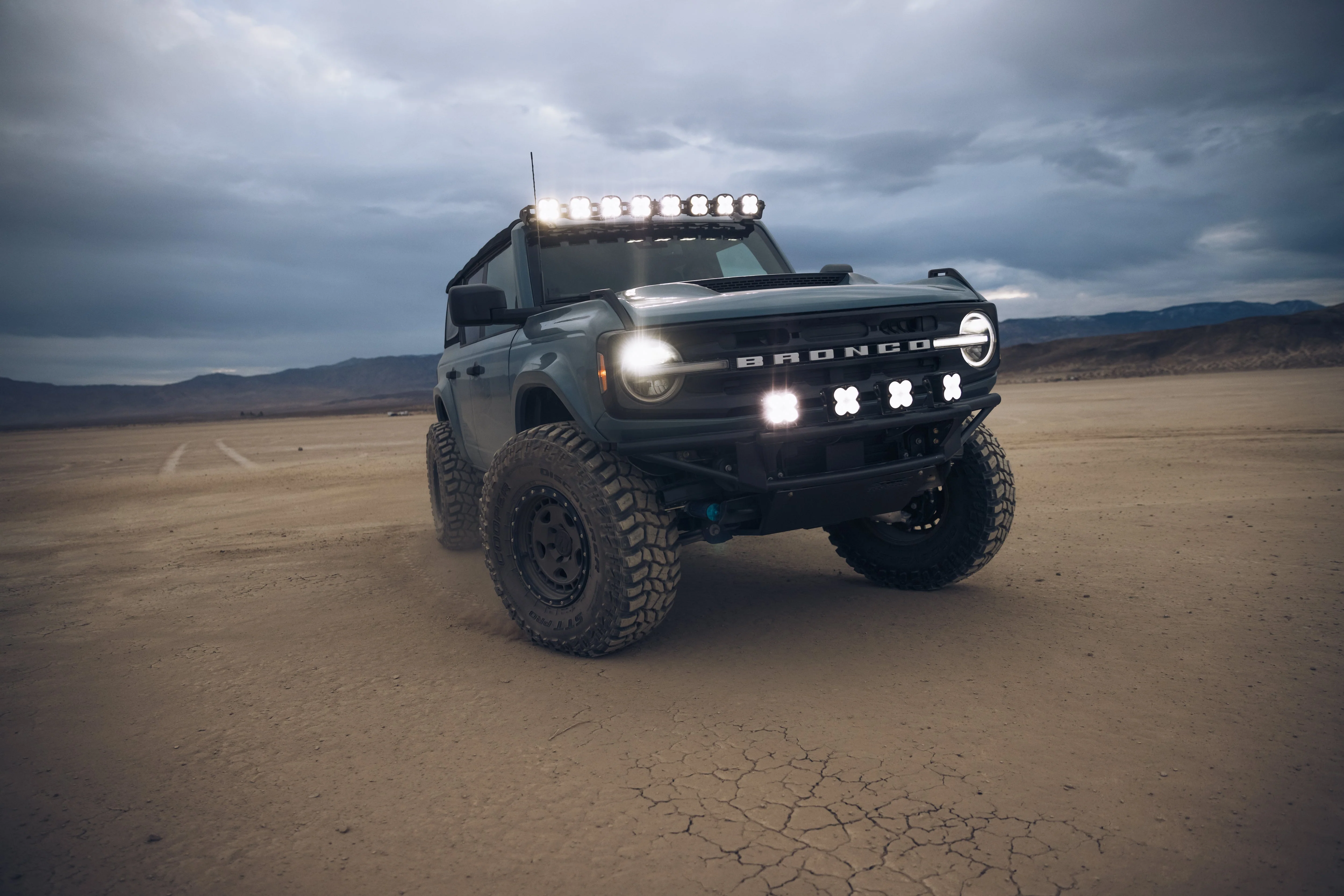 ADV Fiberglass 2021 Ford - Image 3