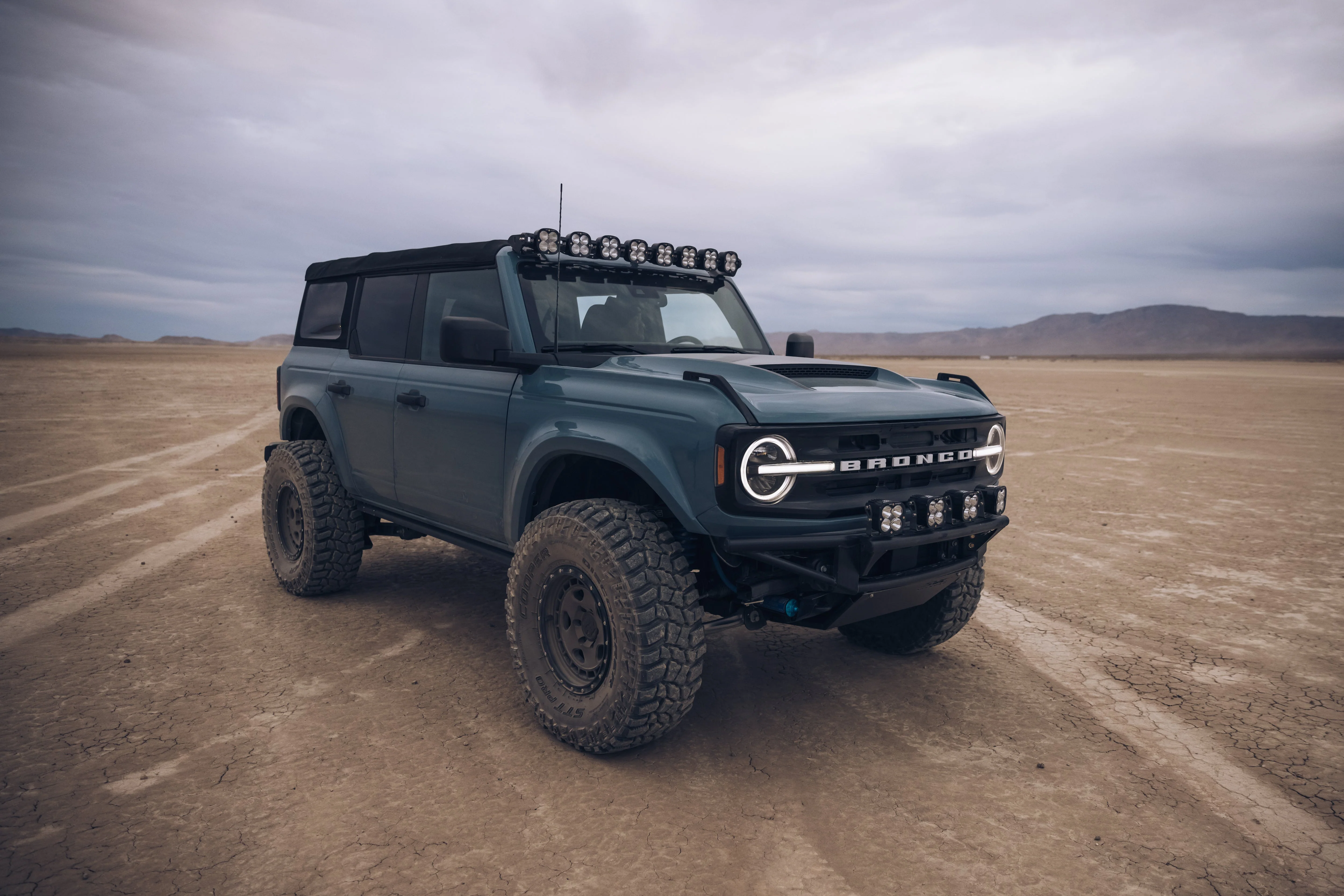 ADV Fiberglass 2021 Ford - Image 31